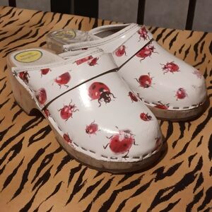 Kids Ladybug Clogs - White and Red